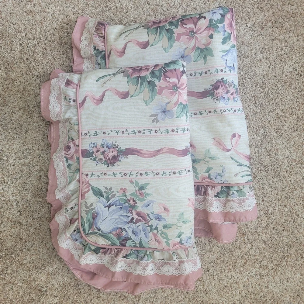 Vtg Floral Ruffled Pillow‎ Shams 2 Pink Rose Lace Cottagecore